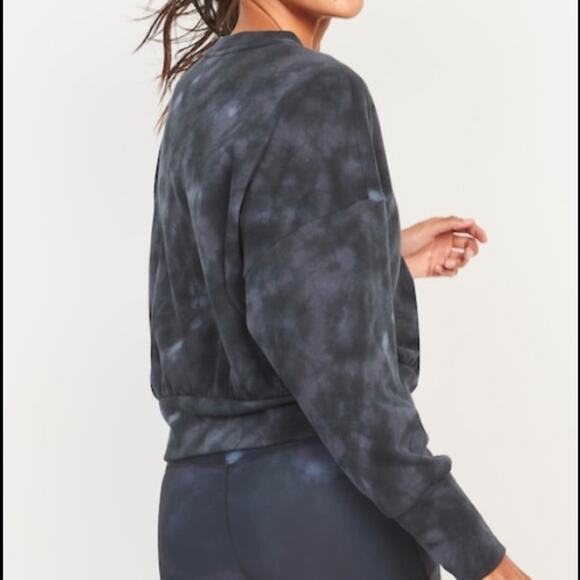 Old Navy black tie dye Loose crew cropped sweatshirt - Picture 4 of 11